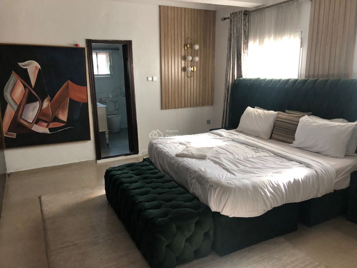 Service 3 Bedroom Apartment, Lekki Phase 1, Lekki, Lagos, Flat / Apartment for Rent