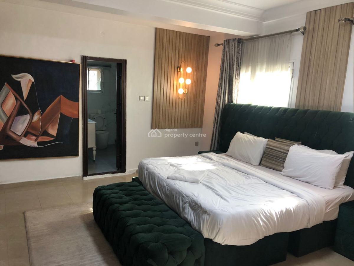 Service 3 Bedroom Apartment, Lekki Phase 1, Lekki, Lagos, Flat / Apartment for Rent