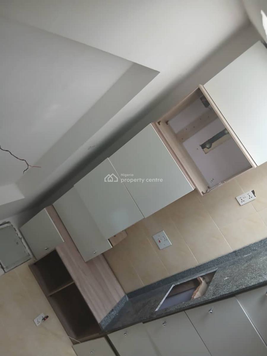 Spacious Ensuite Room in a 2 Bedroom Apartment, Agungi, Lekki, Lagos, Flat / Apartment for Rent