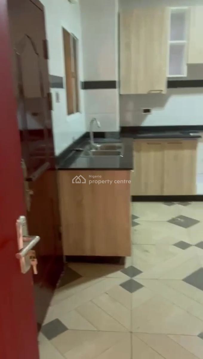 Very Clean 3 Bedroom Flat, Gaduwa, Abuja, Flat / Apartment for Rent