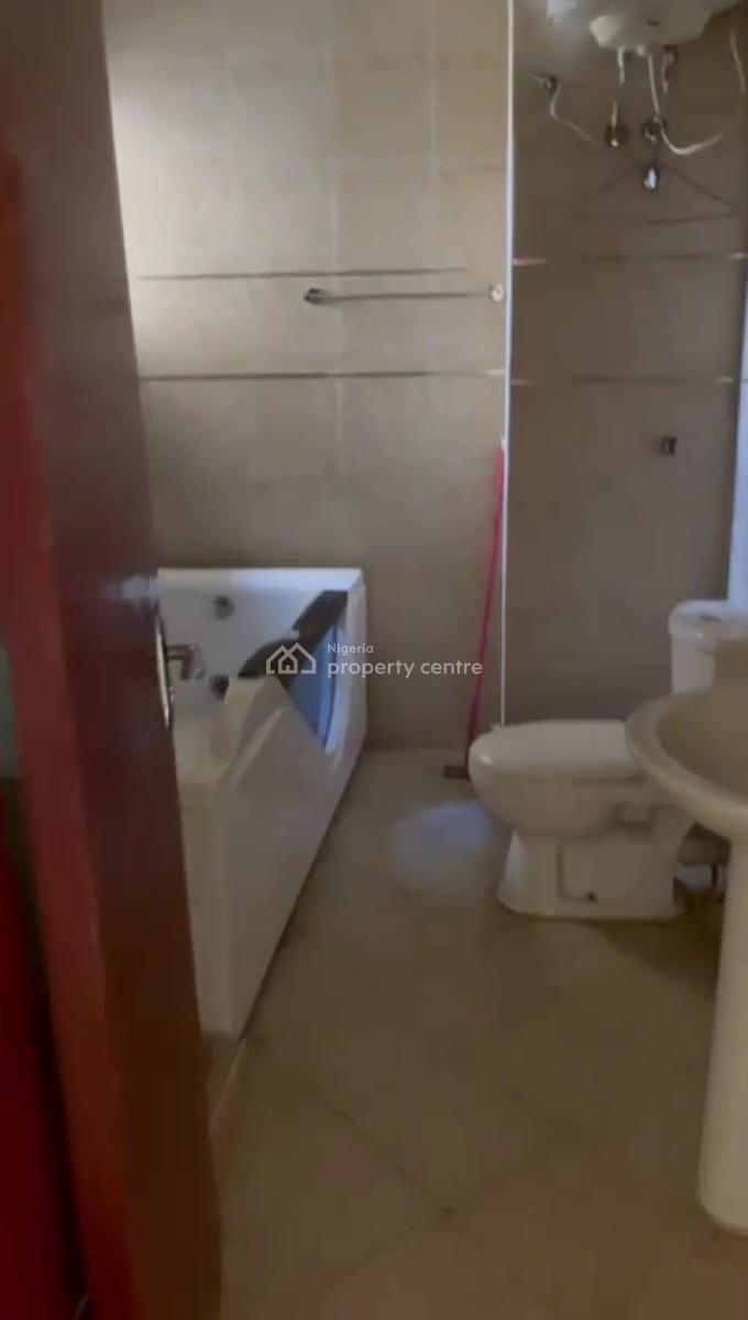 Very Clean 3 Bedroom Flat, Gaduwa, Abuja, Flat / Apartment for Rent