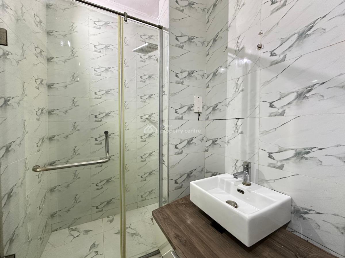 Luxury 2 Bedroom Apartment, Periwinkle Estate, Lekki Phase 1, Lekki, Lagos, Flat / Apartment for Rent