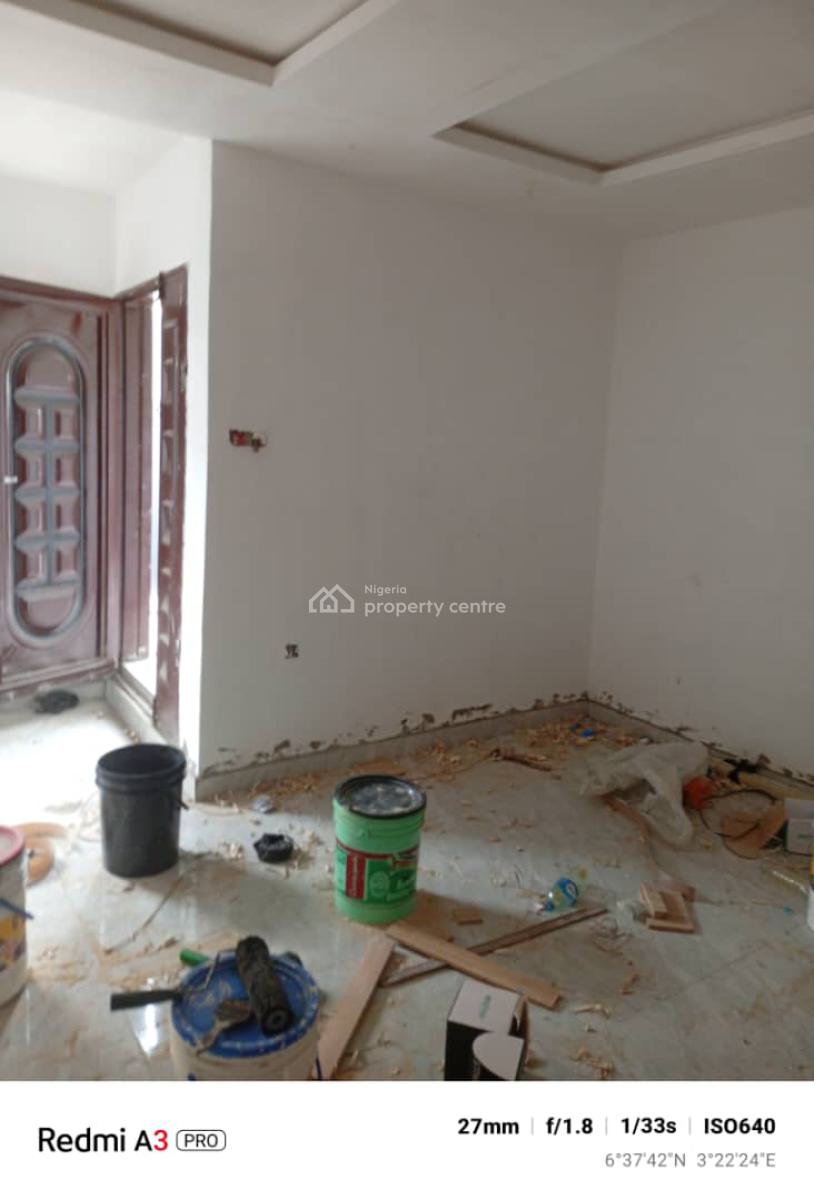 Lovely 2 Bedroom Flat, Olowora, Magodo, Lagos, Flat / Apartment for Rent