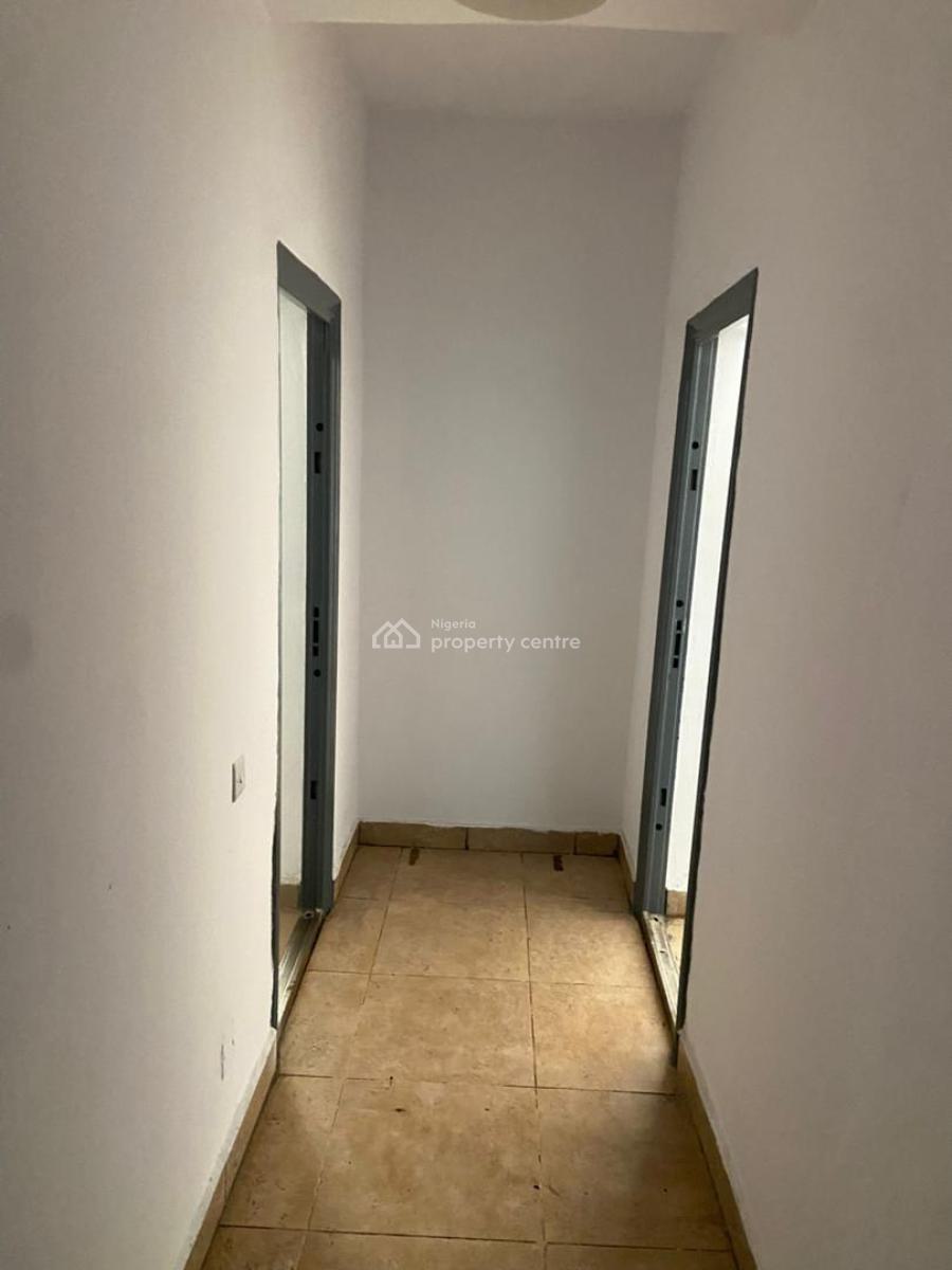 Serviced Unfurnished Three (3) Bedroom Terrace with 2 Large Room Boys, Ikoyi, Lagos, Terraced Duplex for Rent