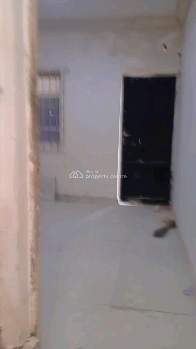 Standard  Mini Flat with  Pop, Car Park, and Kitchen Cabinet, Onike, Yaba, Lagos, Mini Flat (room and Parlour) for Rent