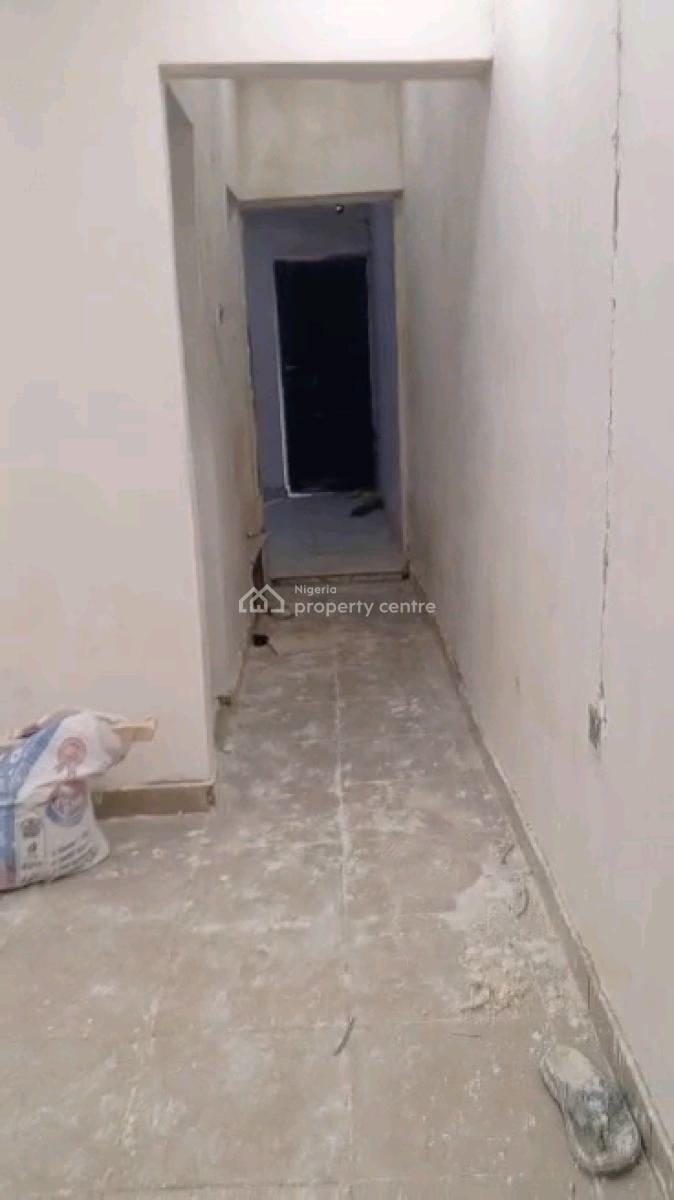 Standard  Mini Flat with  Pop, Car Park, and Kitchen Cabinet, Onike, Yaba, Lagos, Mini Flat (room and Parlour) for Rent