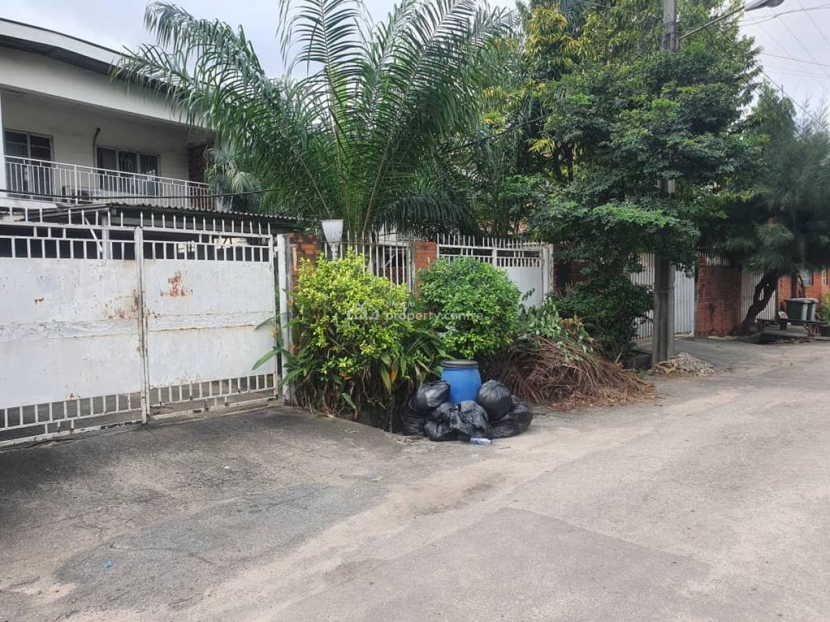 5bedroom Detached House on 600sqm, Alaka, Surulere, Lagos, Detached Duplex for Sale