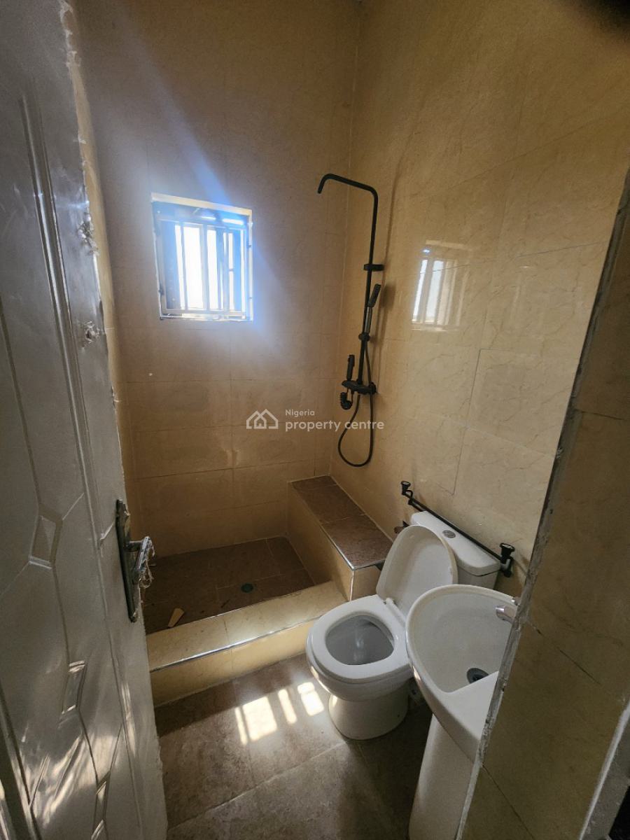 Luxury Two Bedroom Block of Flat, Dawaki District, Dawaki, Gwarinpa, Abuja, Flat / Apartment for Rent