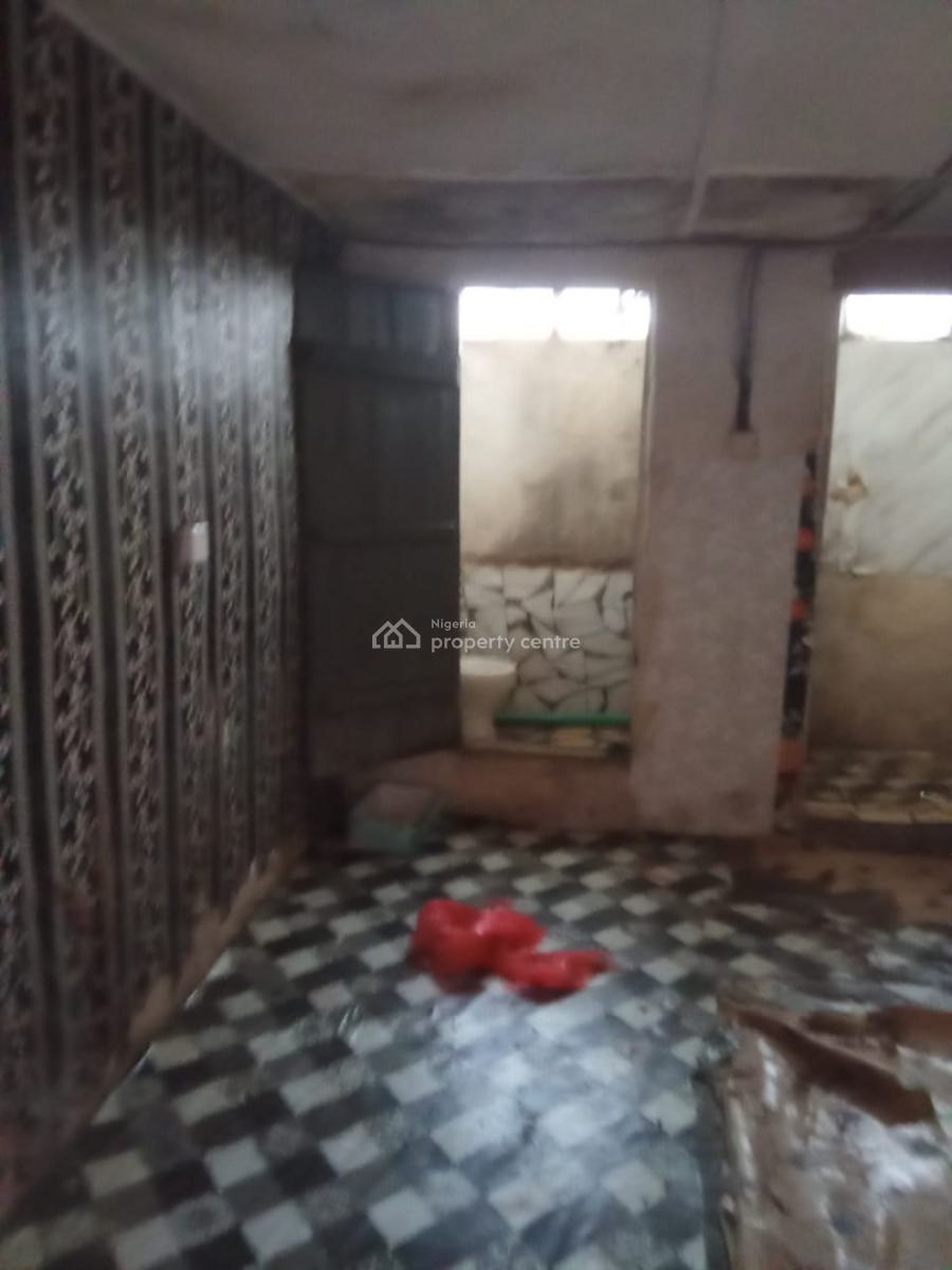 Decent Spacious Self Contain, Yaba, Lagos, Self Contain (single Rooms) for Rent