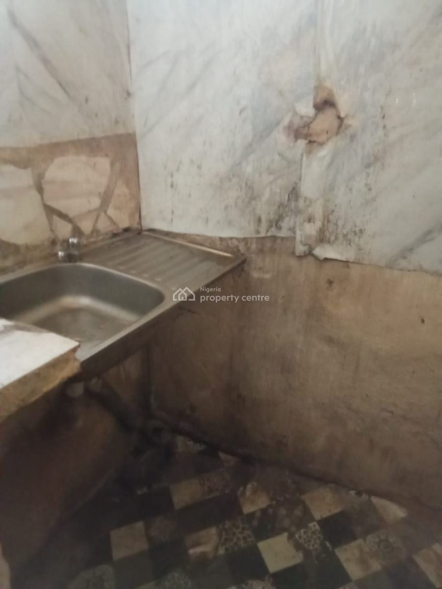 Decent Spacious Self Contain, Yaba, Lagos, Self Contain (single Rooms) for Rent