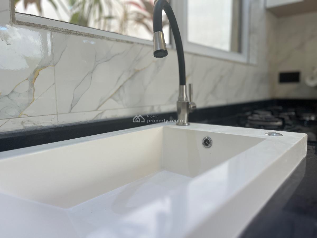 1 Bedroom Luxury Apartment, 8c Olukole Close, Off Ajao Road, Surulere, Lagos, Flat / Apartment Short Let