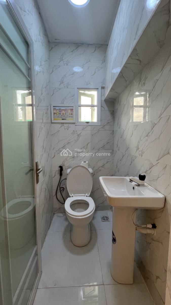 1 Bedroom Luxury Apartment, 8c Olukole Close, Off Ajao Road, Surulere, Lagos, Flat / Apartment Short Let