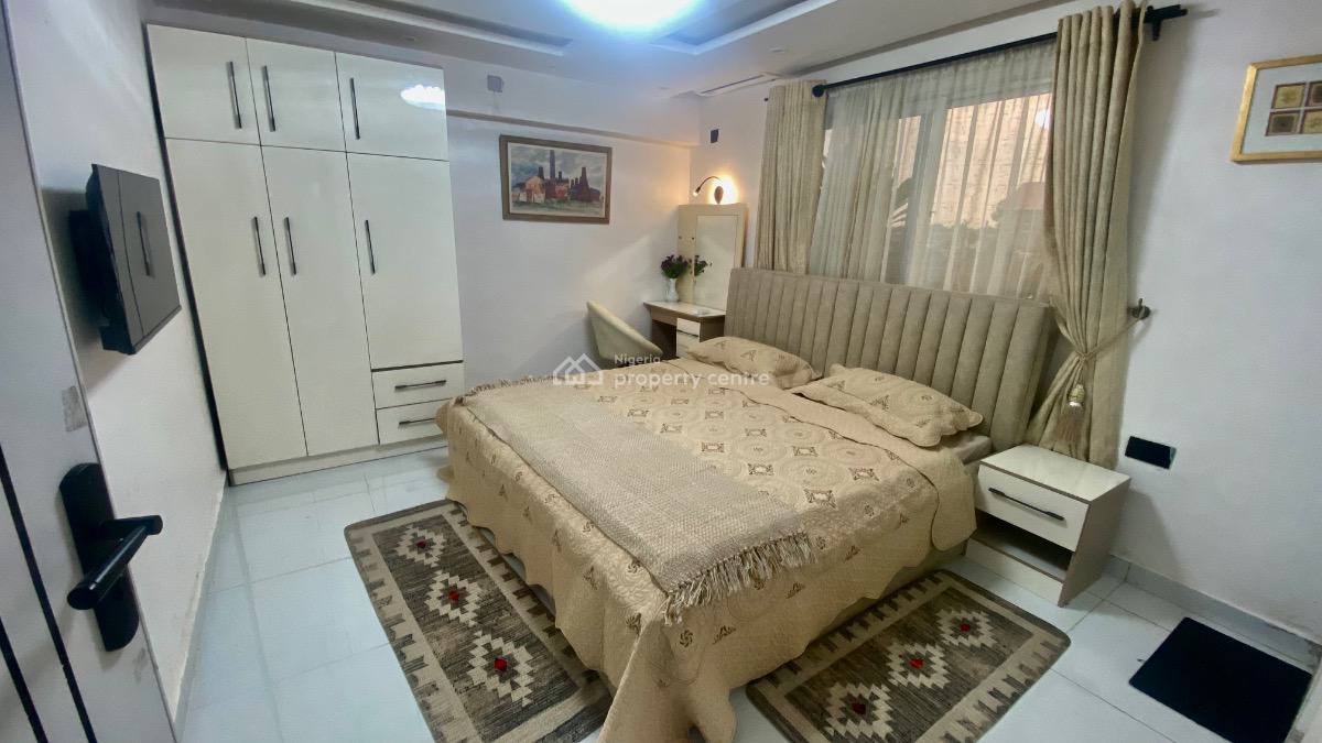 1 Bedroom Luxury Apartment, 8c Olukole Close, Off Ajao Road, Surulere, Lagos, Flat / Apartment Short Let