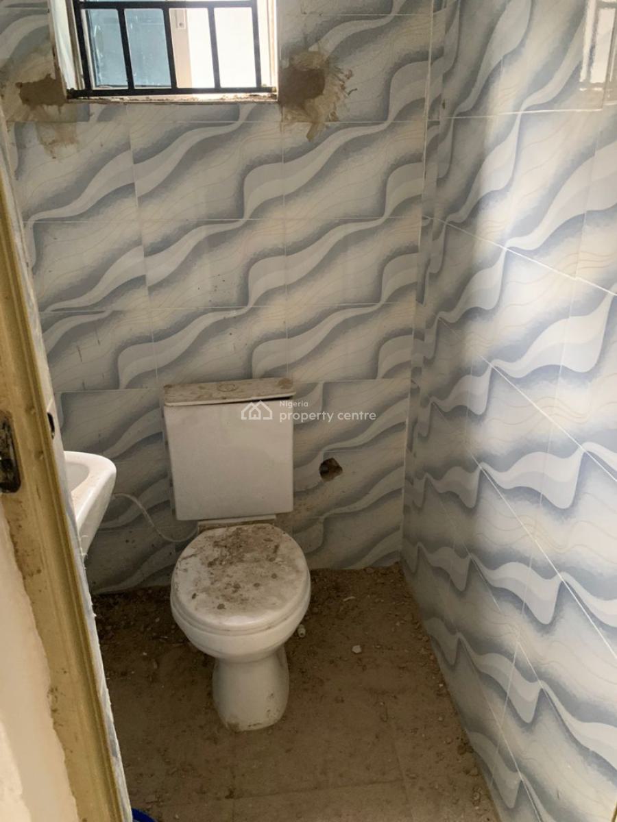 Lovely 2 Bedroom Flat Apartment, By Omole Phase 2, Olowora, Magodo, Lagos, Flat / Apartment for Rent