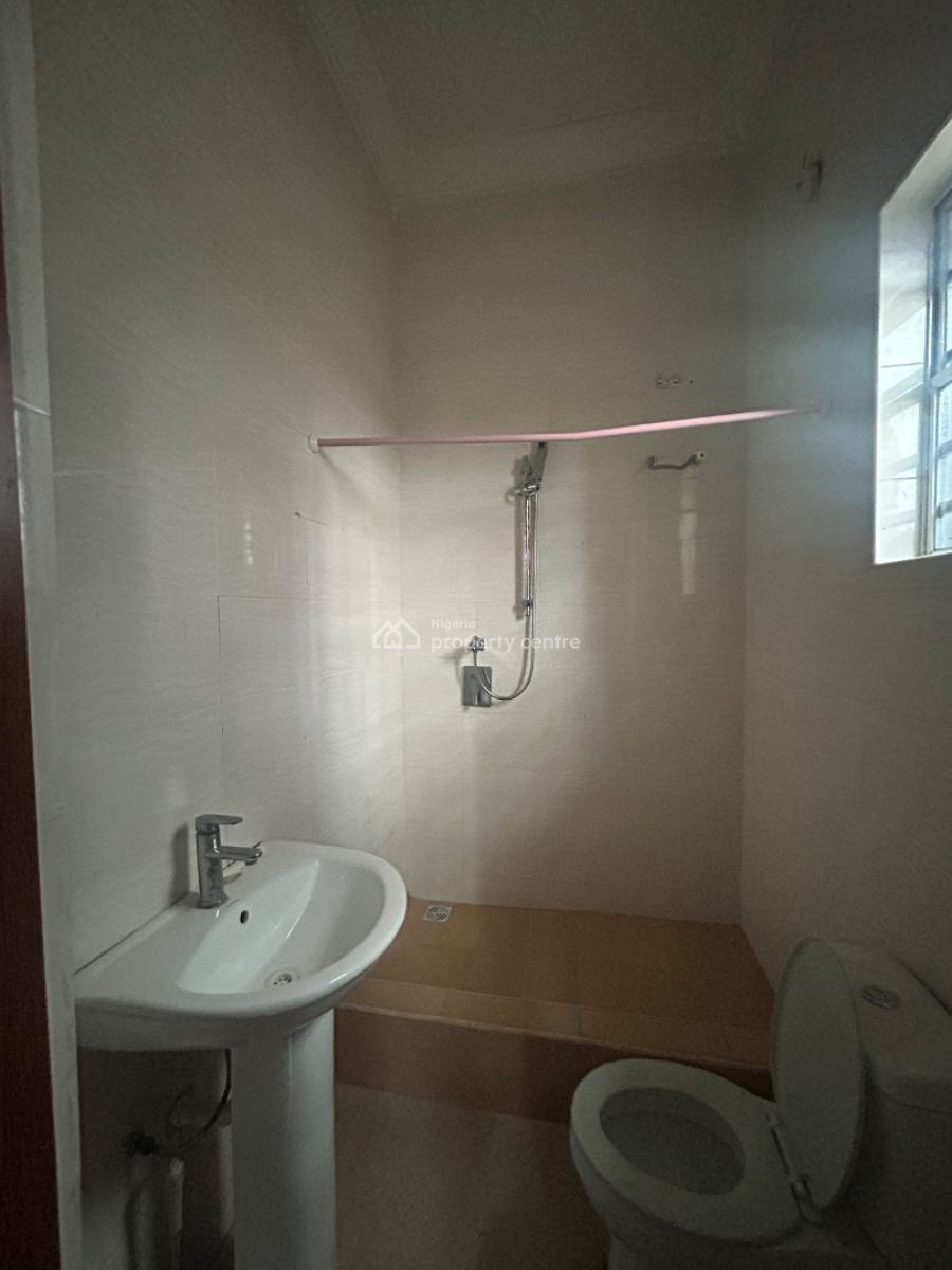 Well Maintained Four Bedroom Semi Detached House, Osapa, Lekki, Lagos, Semi-detached Duplex for Rent