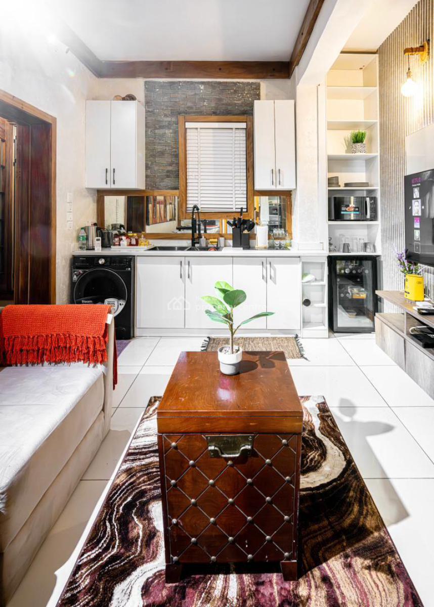 Luxury 2 Bedroom Garden Apartment with Swing, Lekki Phase 1, Lekki, Lagos, Flat / Apartment Short Let