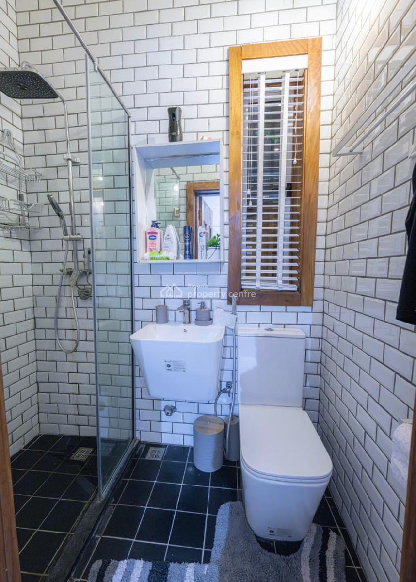 Luxury 2 Bedroom Garden Apartment with Swing, Lekki Phase 1, Lekki, Lagos, Flat / Apartment Short Let