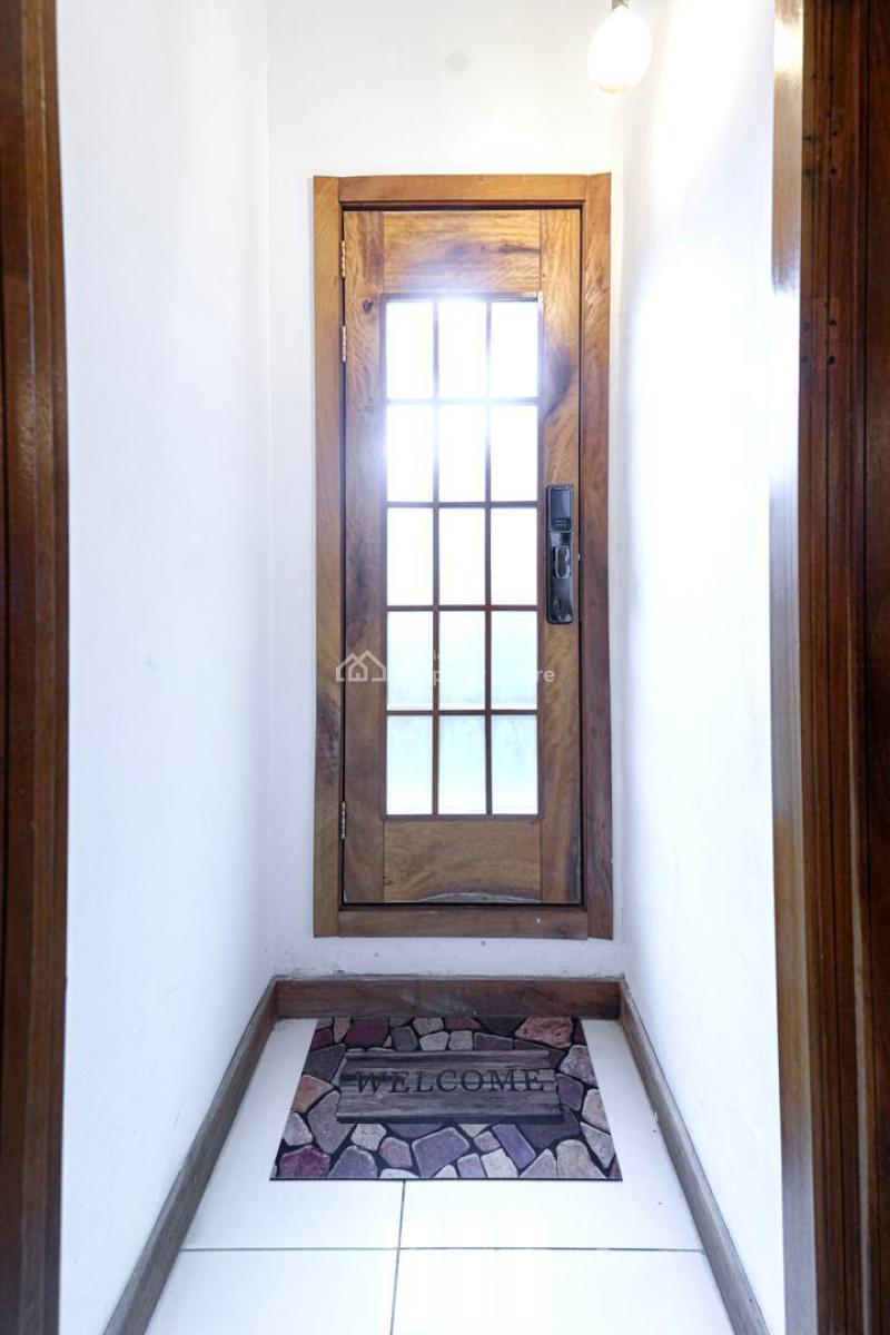 Luxury 2 Bedroom Garden Apartment with Swing, Lekki Phase 1, Lekki, Lagos, Flat / Apartment Short Let