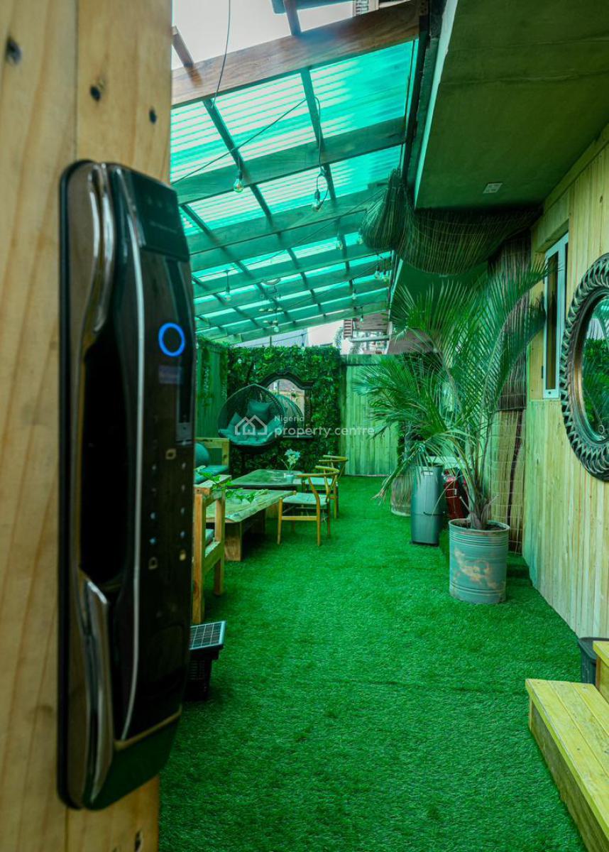 Luxury 2 Bedroom Garden Apartment with Swing, Lekki Phase 1, Lekki, Lagos, Flat / Apartment Short Let