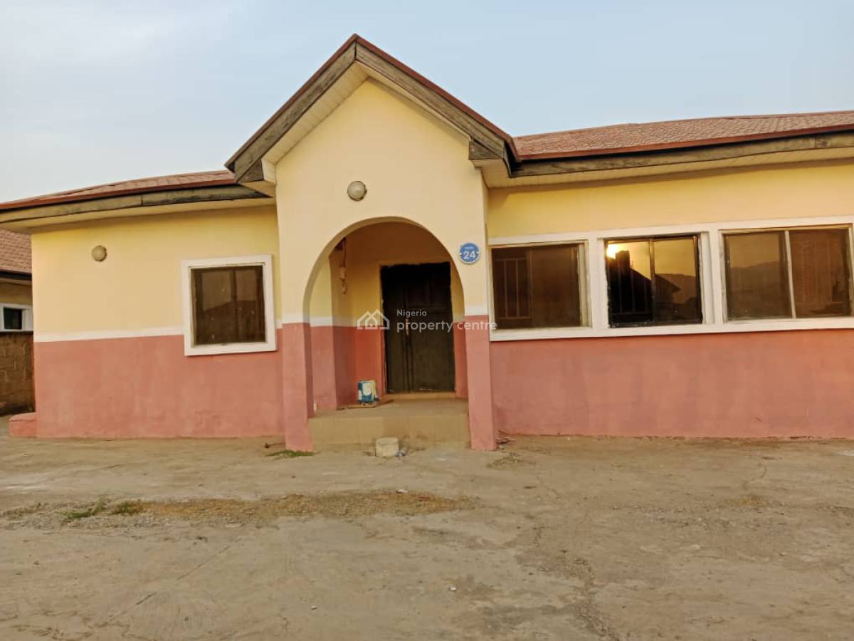 4 Bedrooms Bungalow+ Roms Bq, Navy Estate Karahi, Karshi, Abuja, Detached Bungalow for Sale