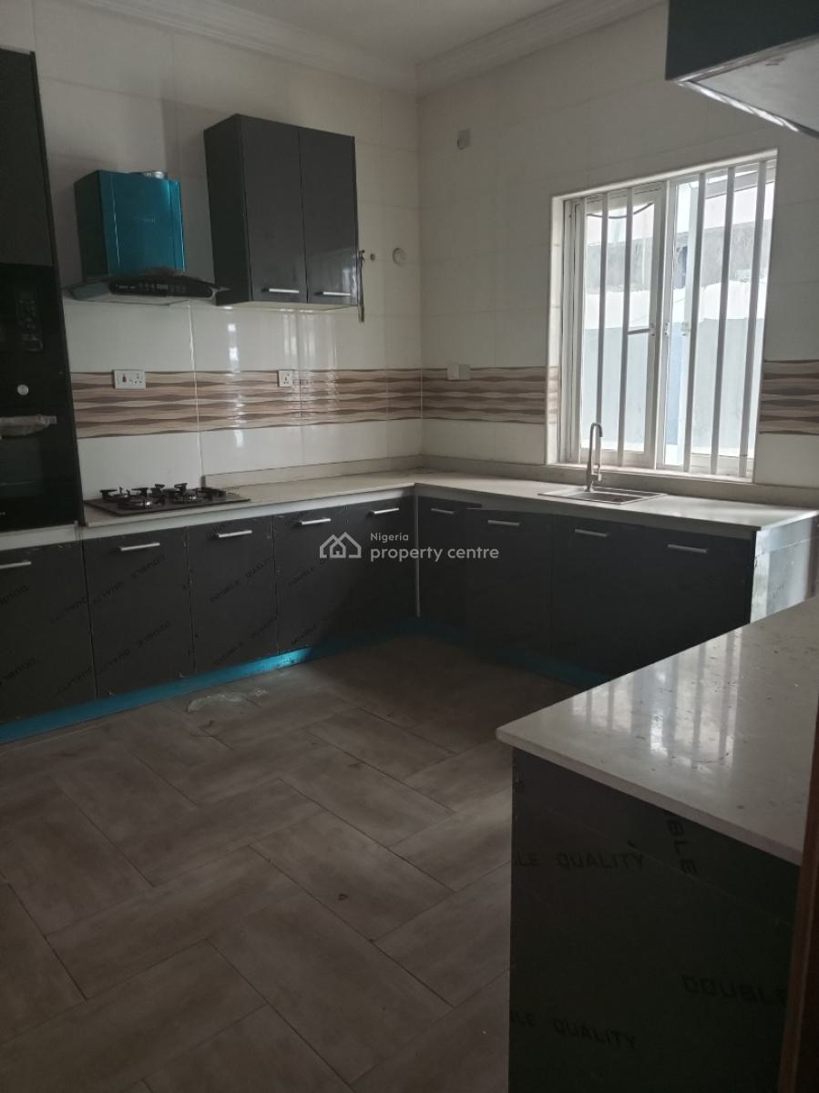 Well Maintained 3 Bedroom Apartment with Bq, Idado, Lekki, Lagos, Flat / Apartment for Sale