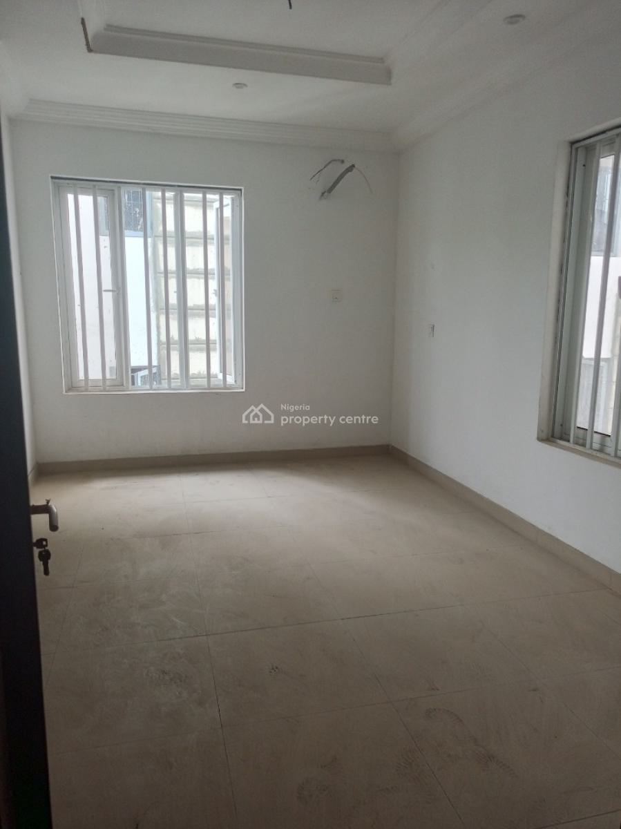 Well Maintained 3 Bedroom Apartment with Bq, Idado, Lekki, Lagos, Flat / Apartment for Sale