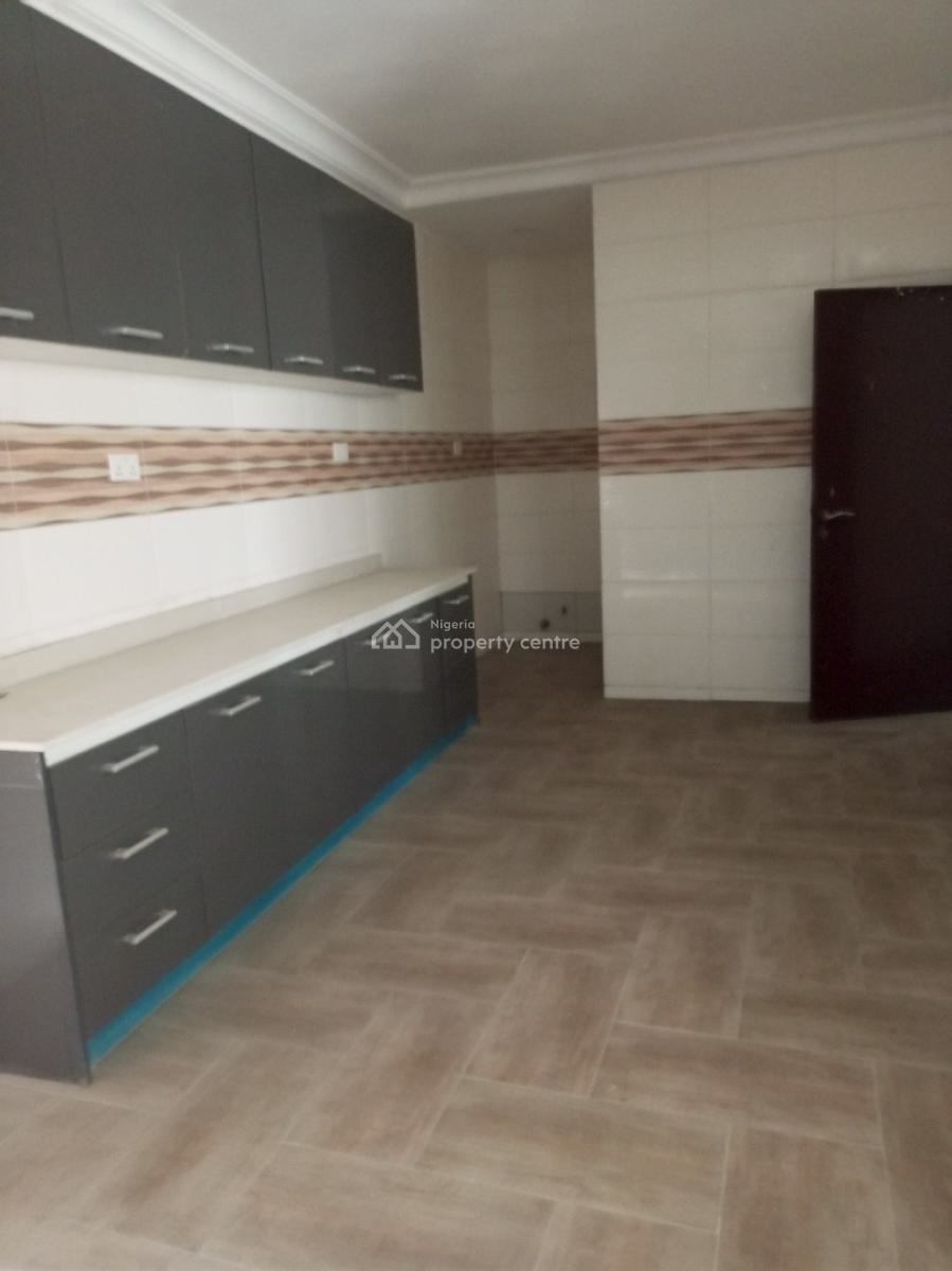 Well Maintained 3 Bedroom Apartment with Bq, Idado, Lekki, Lagos, Flat / Apartment for Sale
