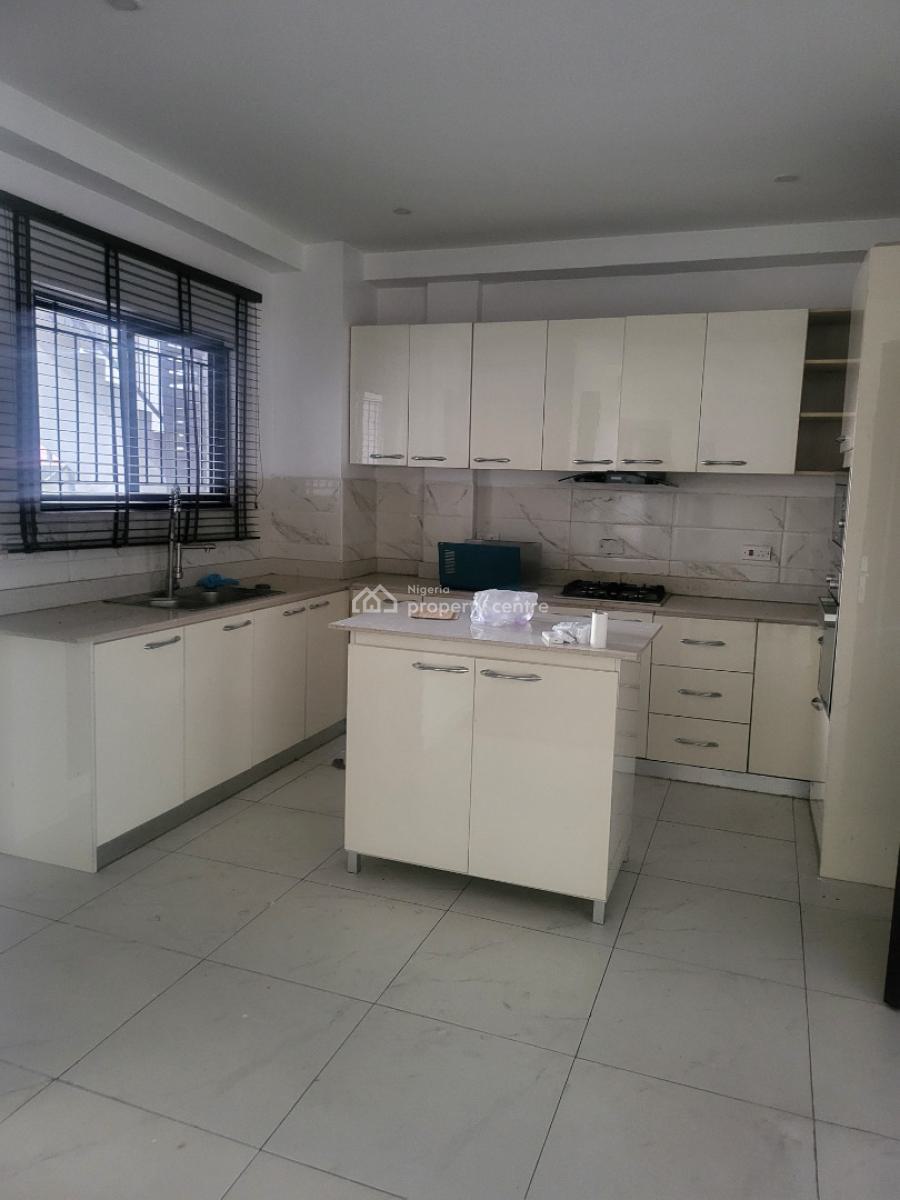 Luxury 3 Bedroom Flat with Bq, Central Lekki Estate, Lekki Phase 1, Lekki, Lagos, Flat / Apartment for Rent
