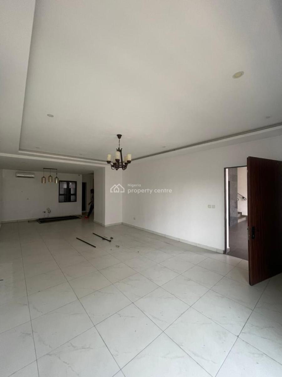 Luxury 3 Bedroom Flat with Bq, Central Lekki Estate, Lekki Phase 1, Lekki, Lagos, Flat / Apartment for Rent