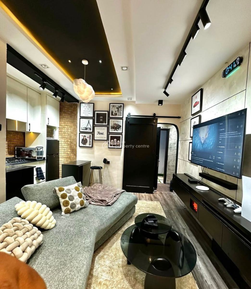 Beautiful 1 Bedroom, Off Admiralty Way, Lekki Phase 1, Lekki, Lagos, Flat / Apartment Short Let