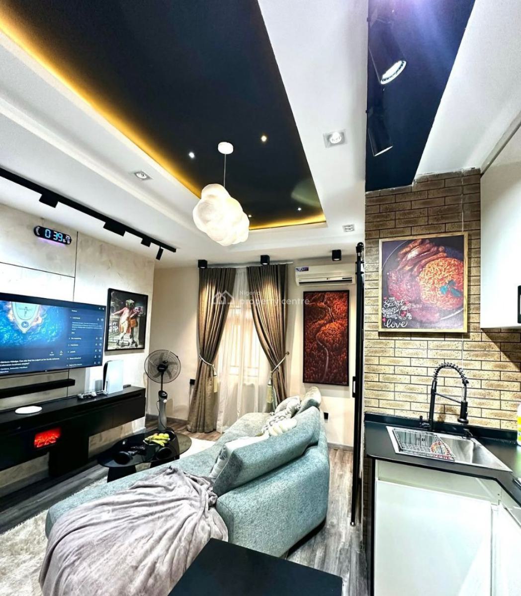 Beautiful 1 Bedroom, Off Admiralty Way, Lekki Phase 1, Lekki, Lagos, Flat / Apartment Short Let