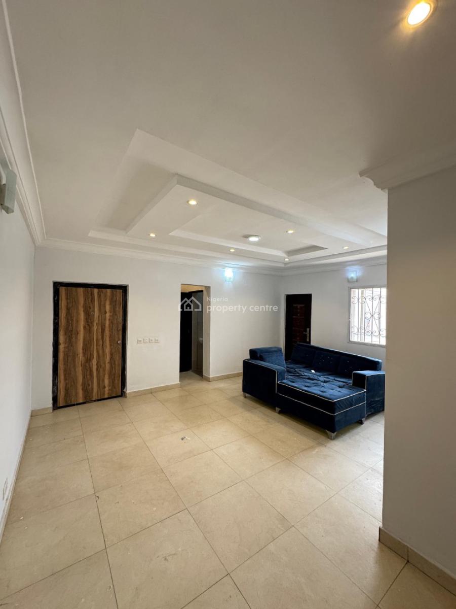 Spacious Upstairs with 3 Toilets, Sangotedo, Ajah, Lagos, Flat / Apartment for Rent