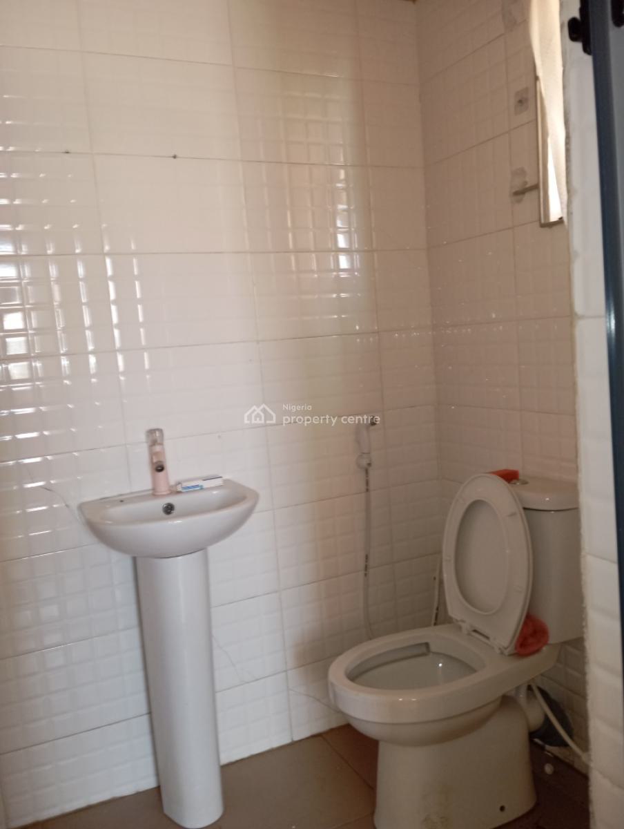 Decent 2 Bedroom Flat, Afolabi Street Off Adisa Balogun Between Ogudu-alapere Link, Alapere, Ketu, Lagos, Flat / Apartment for Rent