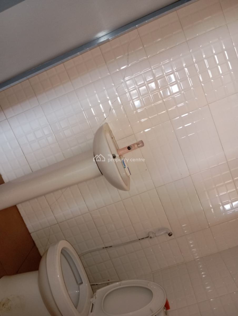 Decent 2 Bedroom Flat, Afolabi Street Off Adisa Balogun Between Ogudu-alapere Link, Alapere, Ketu, Lagos, Flat / Apartment for Rent