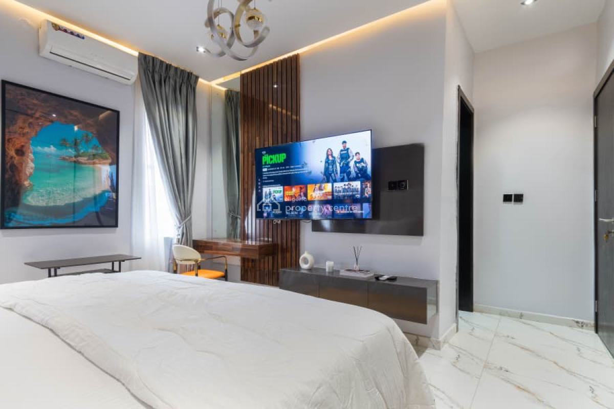 Very Neat Morden Day 2 Bedroom Apartment with Water View, Lekki Phase 1, Lekki, Lagos, Flat / Apartment Short Let