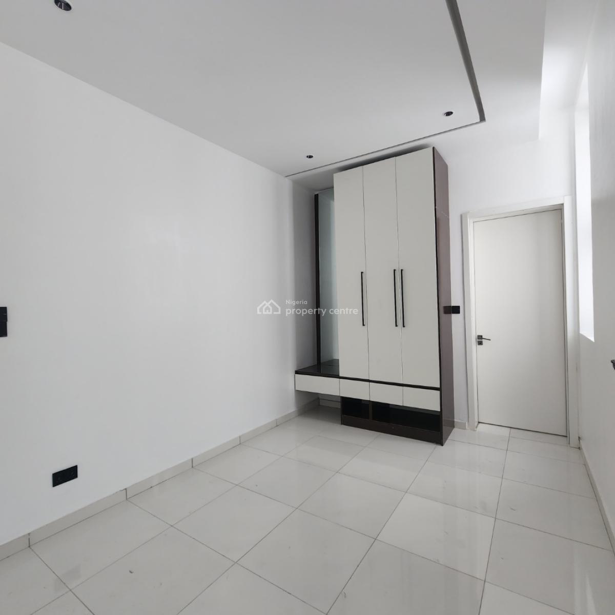 Lovely 2 Bedroom  Serviced Apartment with Pool in a Secured Estate, Oniru, Victoria Island (vi), Lagos, Flat / Apartment for Sale