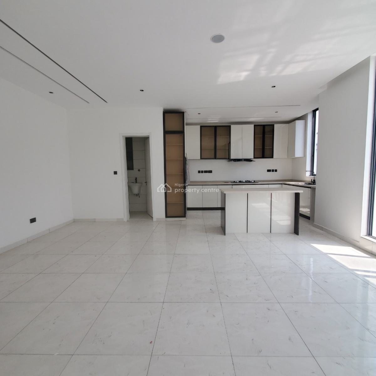 Excellent 2 Bedroom Apartment with a Pool, Gym, Elevator, Lekki Phase 1, Lekki, Lagos, Flat / Apartment for Sale