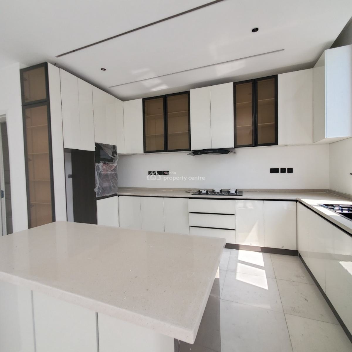 Excellent 2 Bedroom Apartment with a Pool, Gym, Elevator, Lekki Phase 1, Lekki, Lagos, Flat / Apartment for Sale