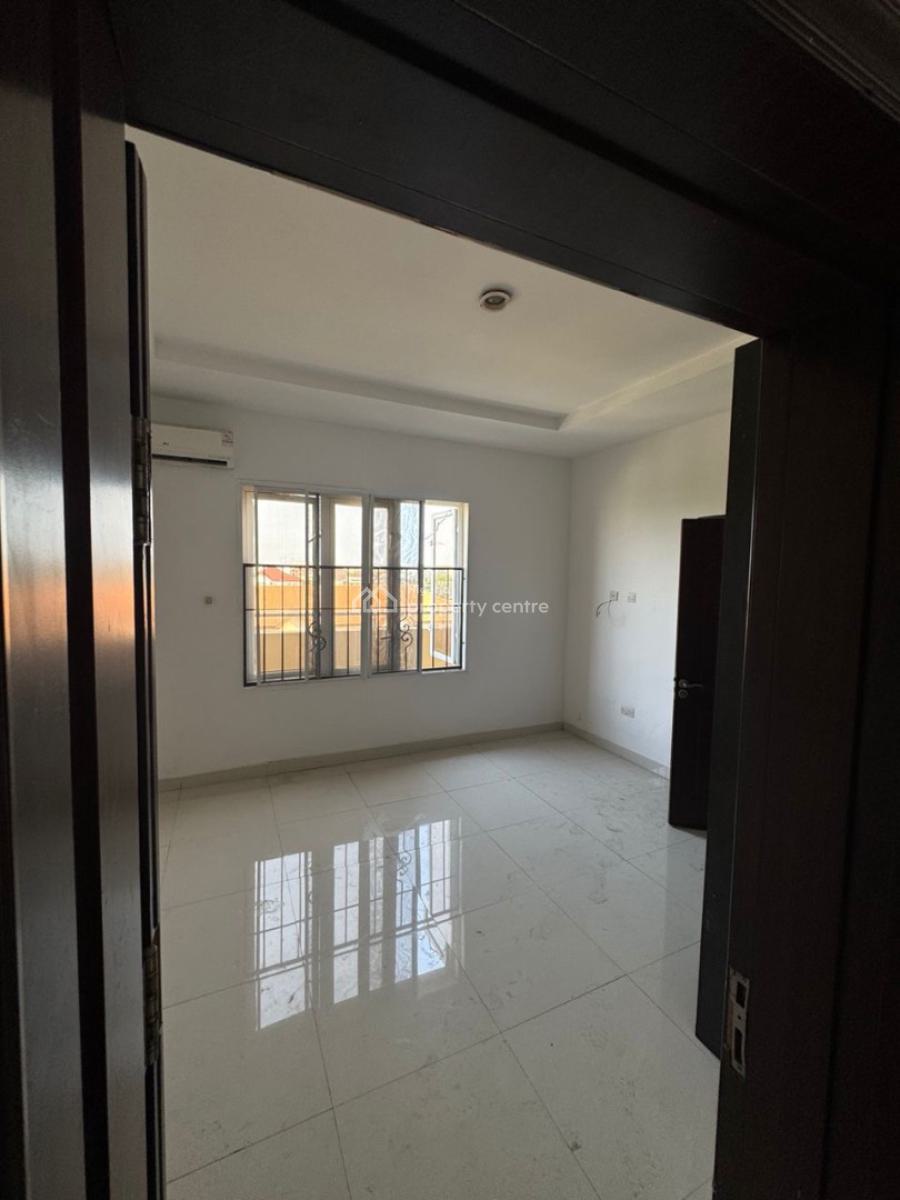 Spacious 3-bedroom Penthouse Apartment with 2-rooms Bq, Lekki Phase 1, Lekki, Lagos, Flat / Apartment for Rent