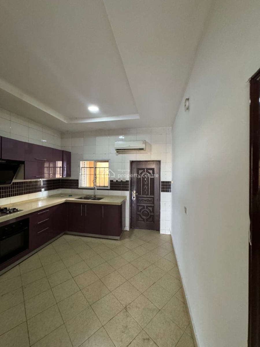 Spacious 3-bedroom Penthouse Apartment with 2-rooms Bq, Lekki Phase 1, Lekki, Lagos, Flat / Apartment for Rent