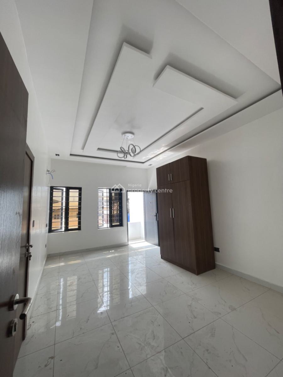 4 Bedroom  Semi Detached House, Gra Phase 1, Magodo, Lagos, Semi-detached Duplex for Sale