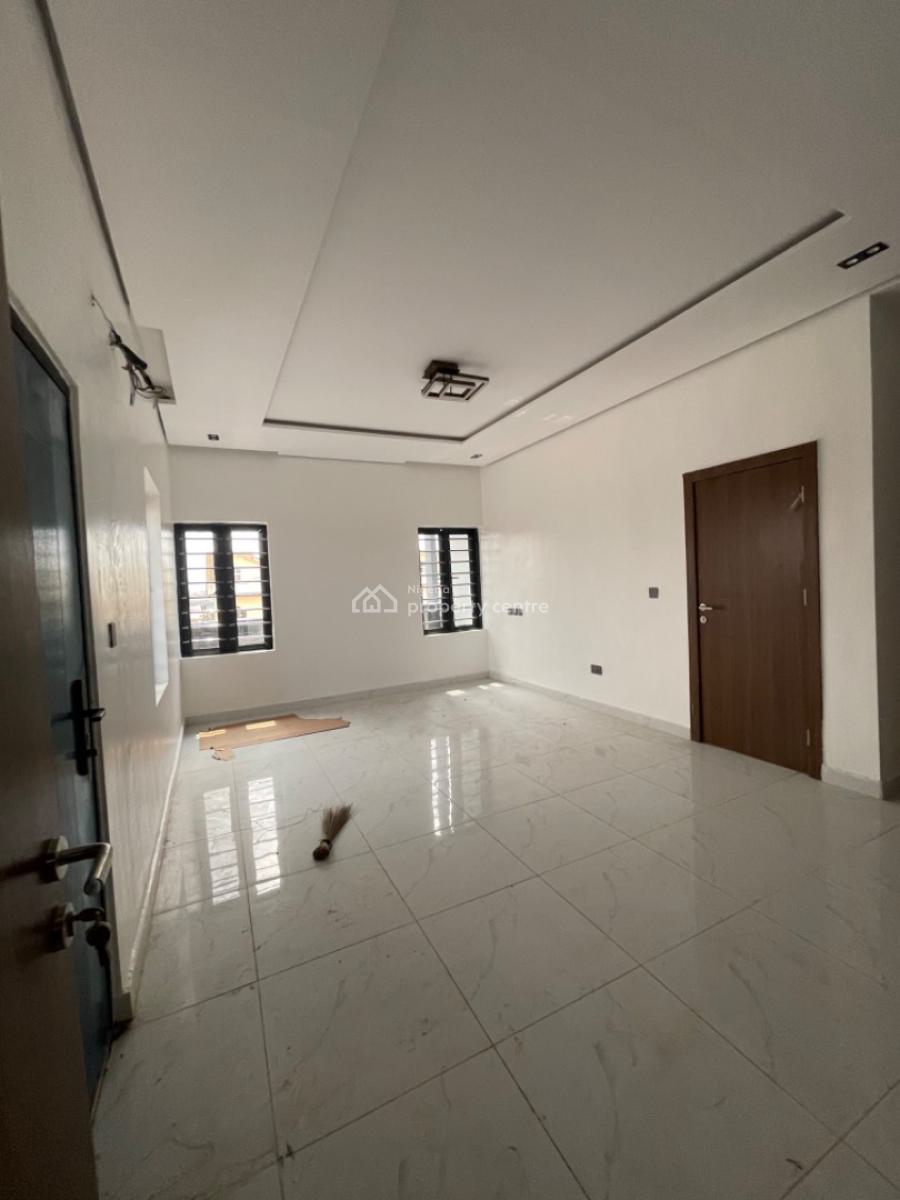 4 Bedroom  Semi Detached House, Gra Phase 1, Magodo, Lagos, Semi-detached Duplex for Sale