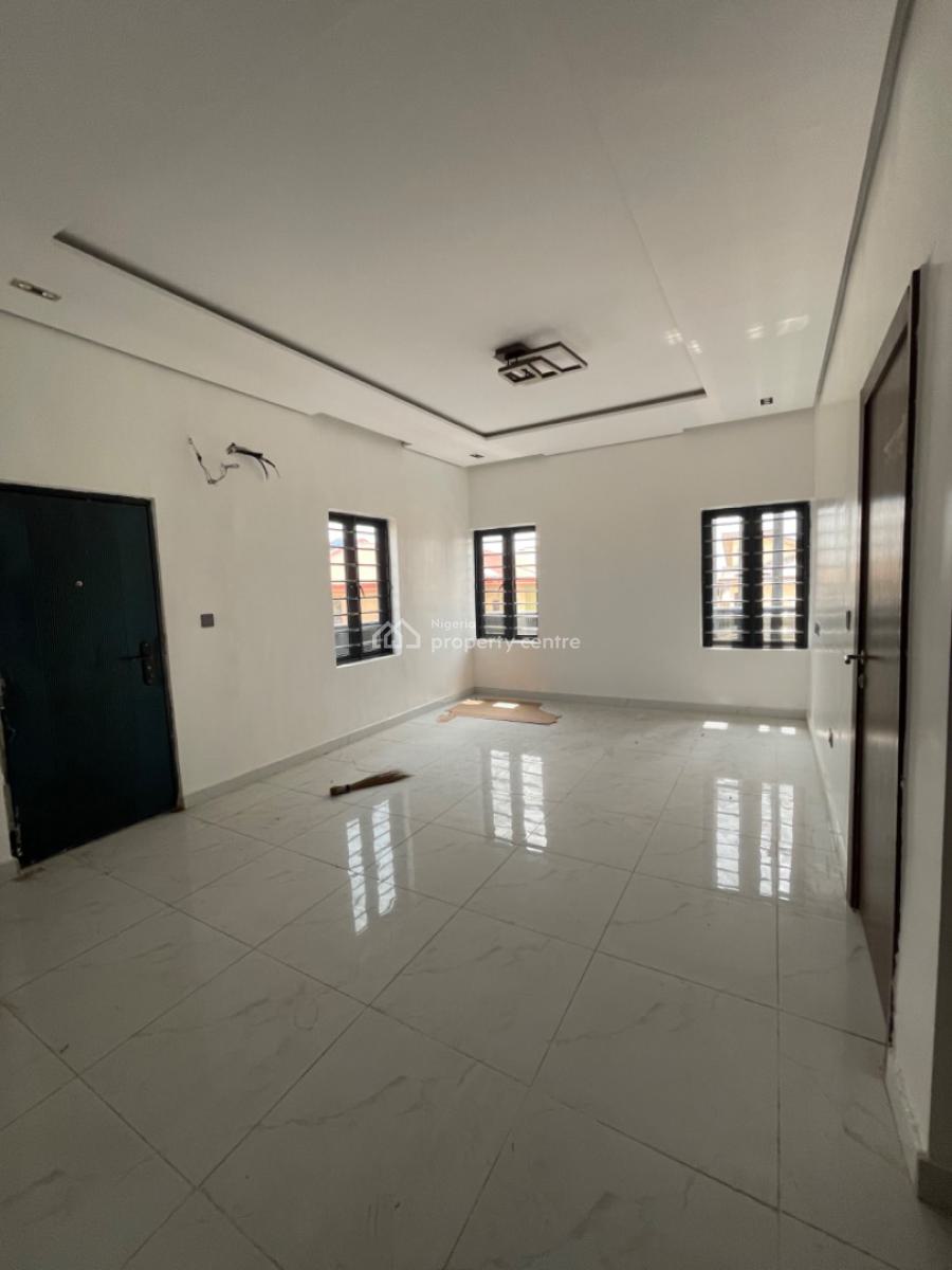 4 Bedroom  Semi Detached House, Gra Phase 1, Magodo, Lagos, Semi-detached Duplex for Sale