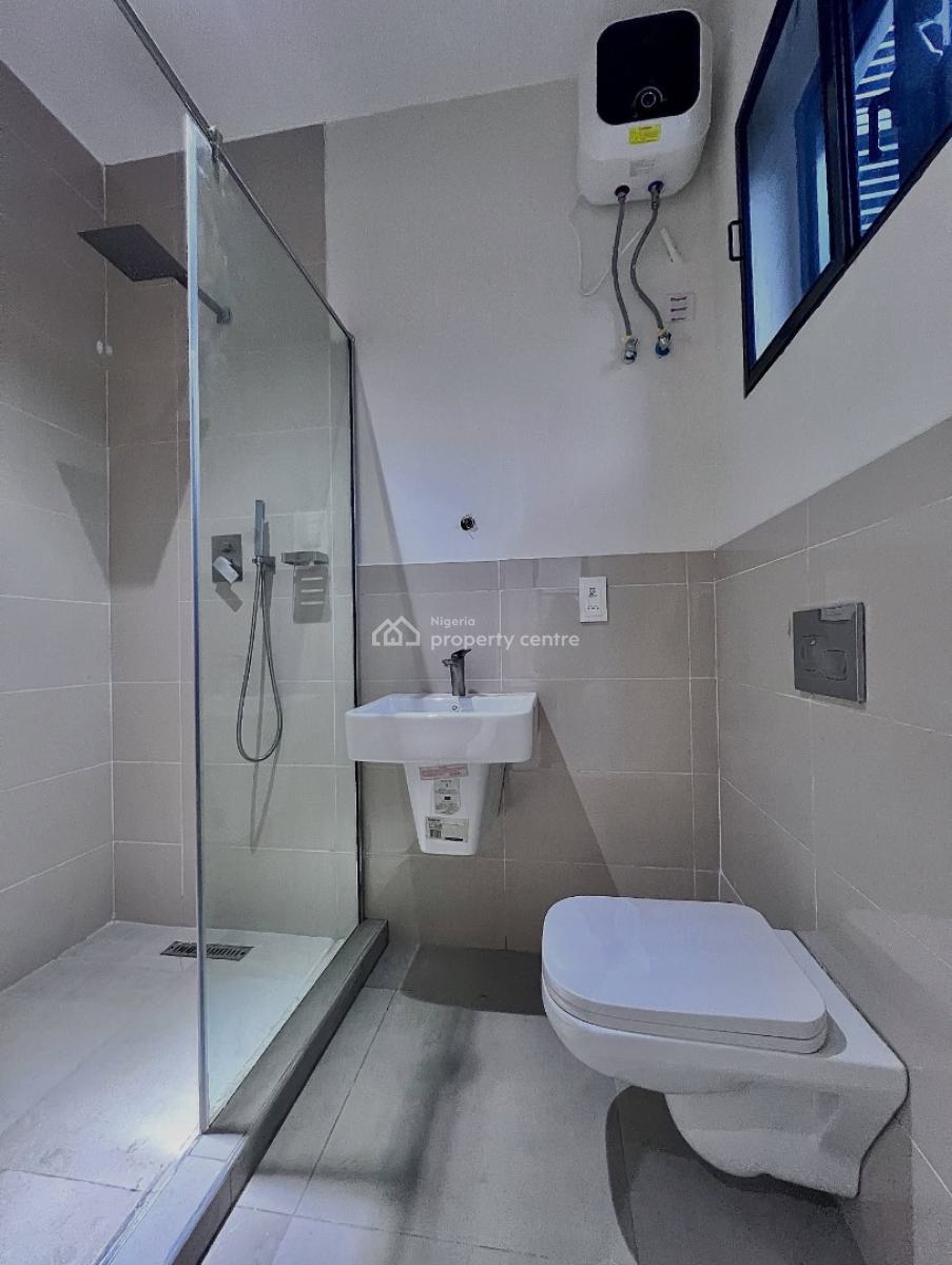 Fully Serviced 2 Bedroom Apartment, Lekki Phase 1, Lekki Phase 1, Lekki, Lagos, Block of Flats for Sale