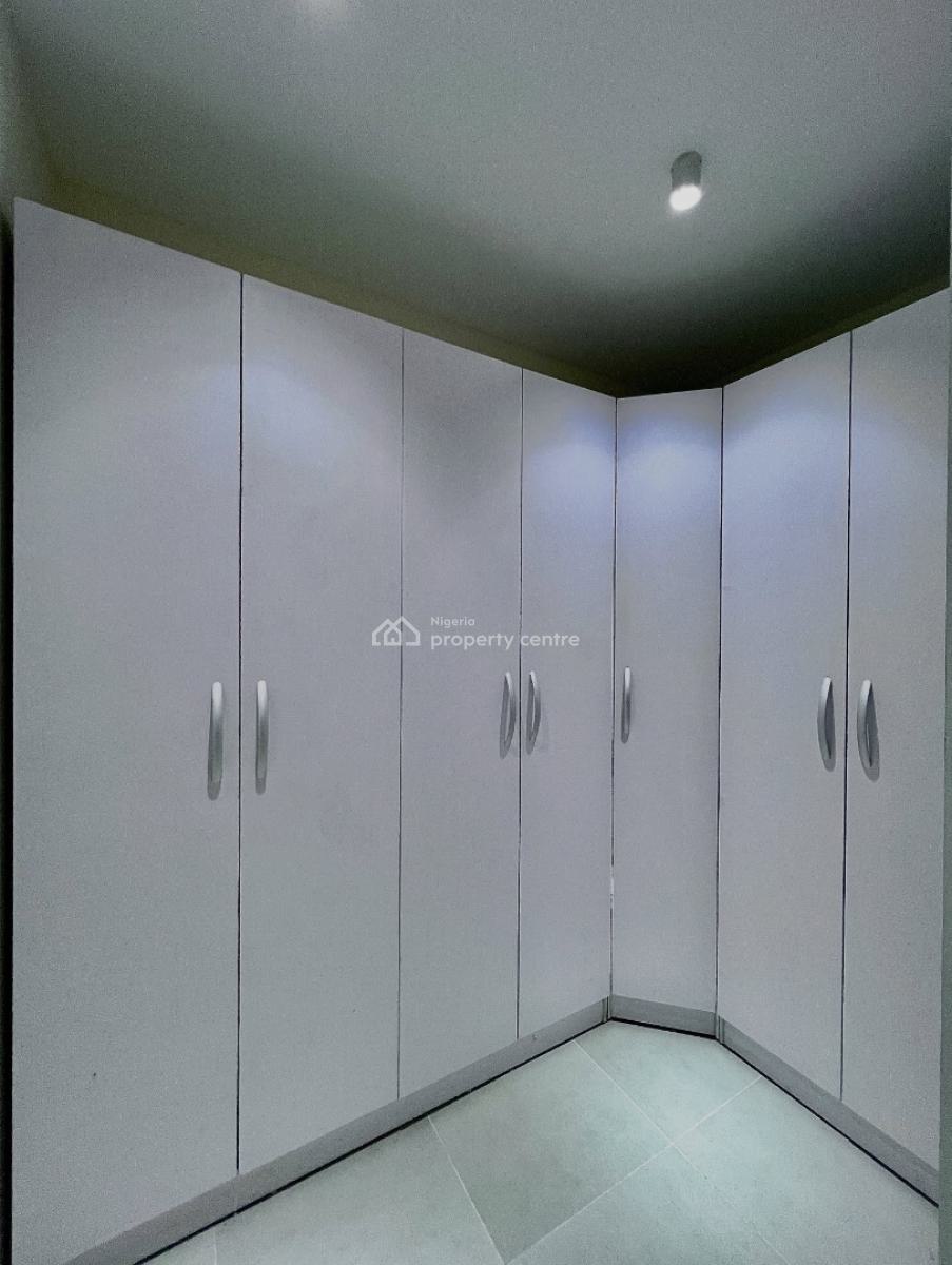 Fully Serviced 2 Bedroom Apartment, Lekki Phase 1, Lekki Phase 1, Lekki, Lagos, Block of Flats for Sale