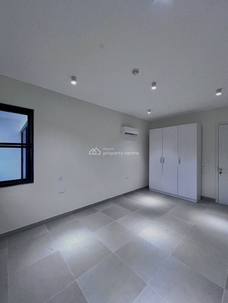 Fully Serviced 2 Bedroom Apartment, Lekki Phase 1, Lekki Phase 1, Lekki, Lagos, Block of Flats for Sale