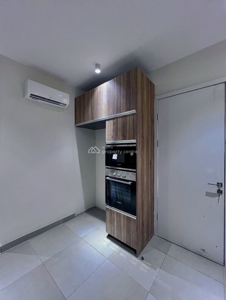 Fully Serviced 2 Bedroom Apartment, Lekki Phase 1, Lekki Phase 1, Lekki, Lagos, Block of Flats for Sale