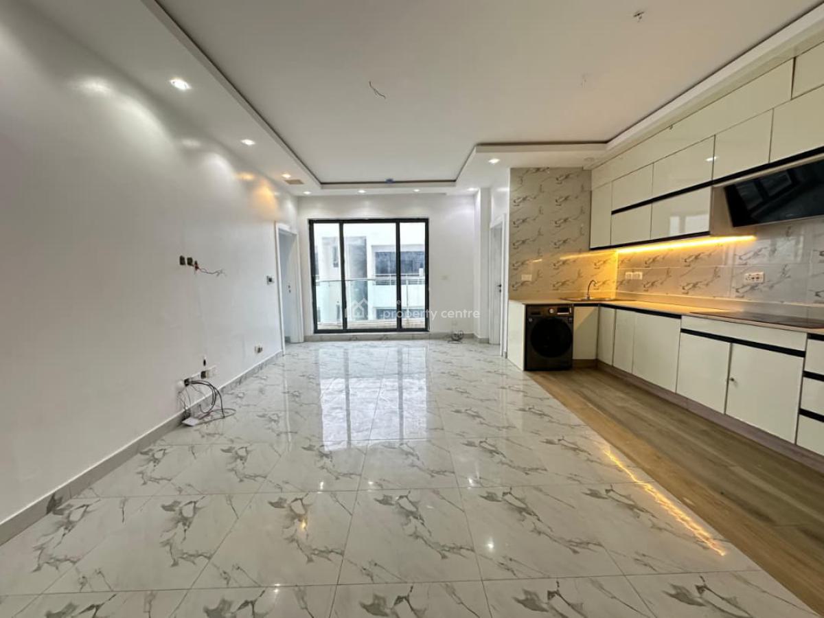 Luxury 2 Bedroom High-rise Apartment with Lift, Pool & Gym, Periwinkle Estate, Lekki Phase 1, Lekki, Lagos, Flat / Apartment for Rent