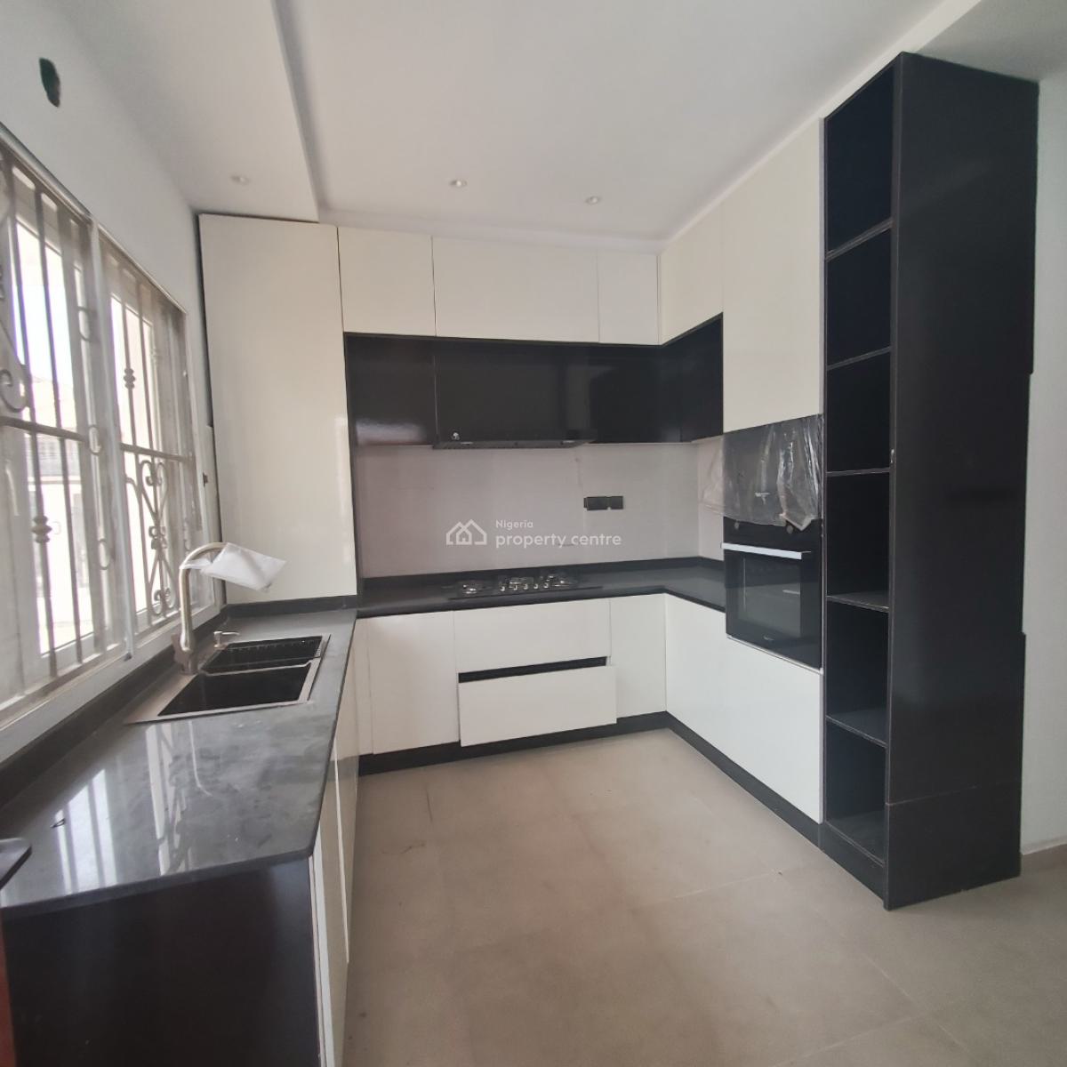 Beautiful 5 Bedroom Penthouse, Lekki Phase 1, Lekki, Lagos, Flat / Apartment for Sale