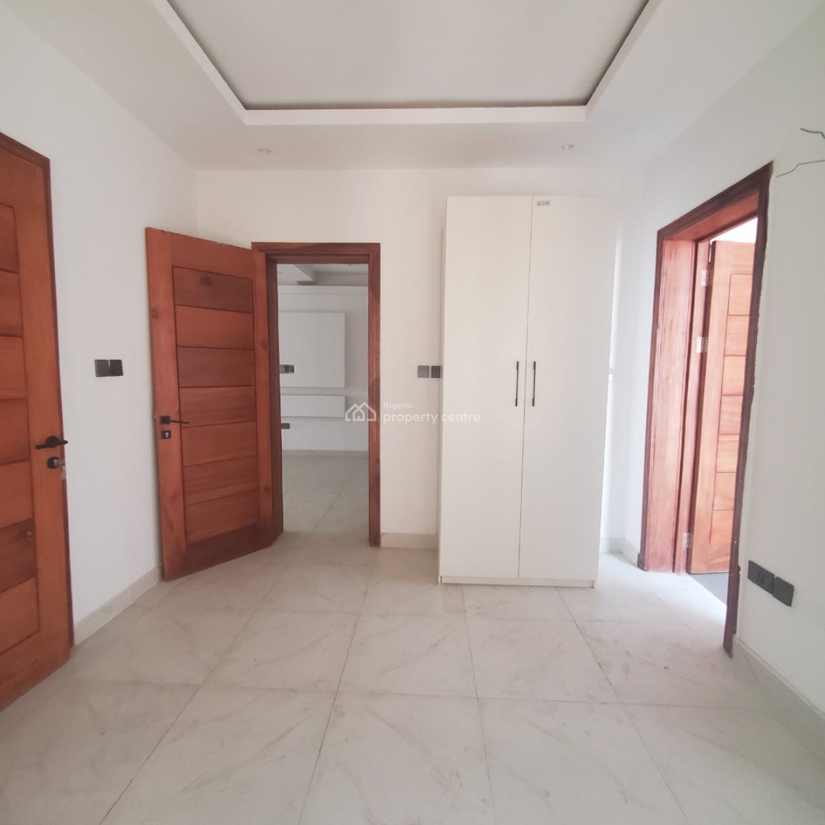 Beautiful 5 Bedroom Penthouse, Lekki Phase 1, Lekki, Lagos, Flat / Apartment for Sale